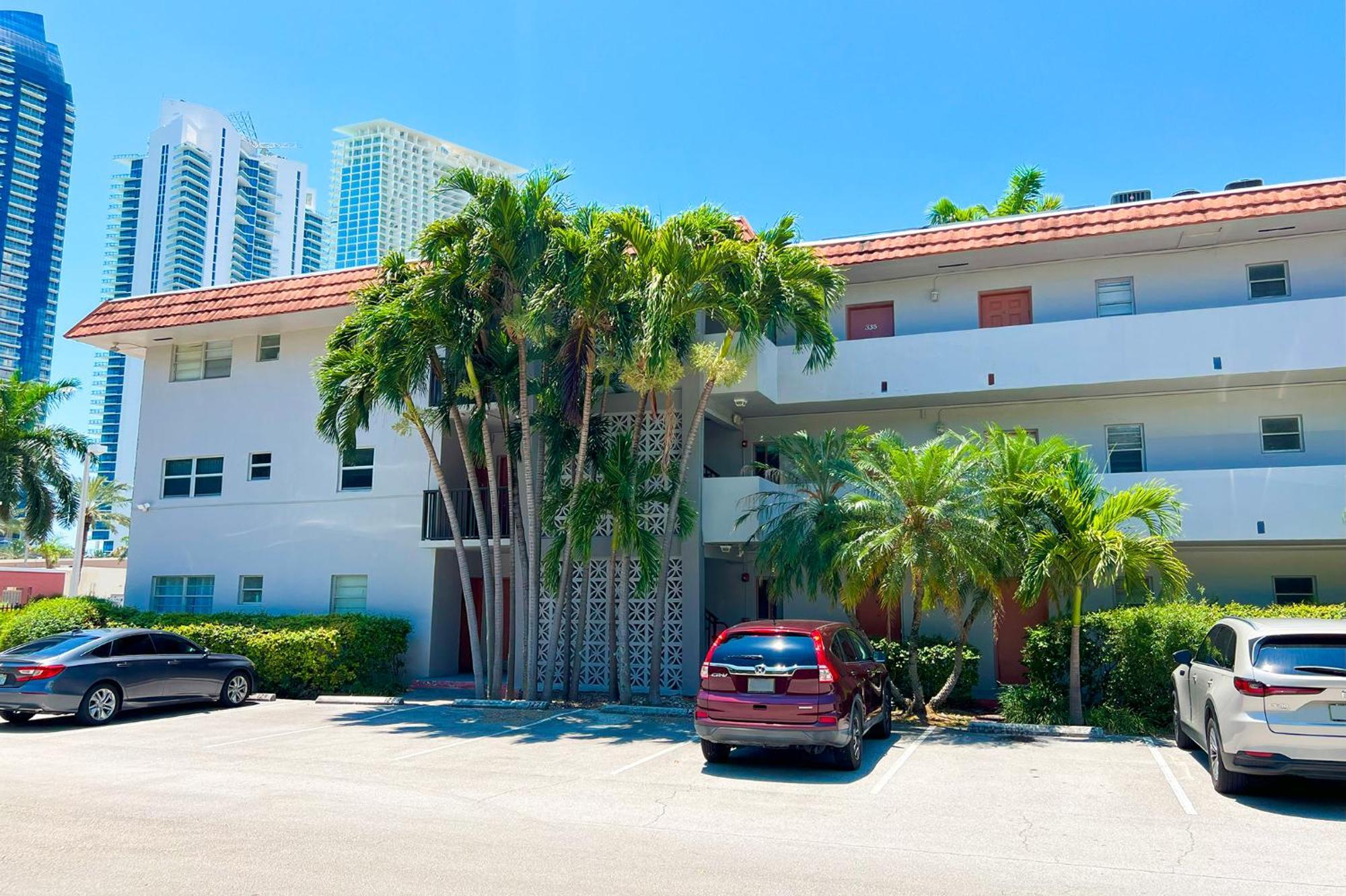 Sunny Isles Apartments By Miarentals サニーアイルズビーチ エクステリア 写真